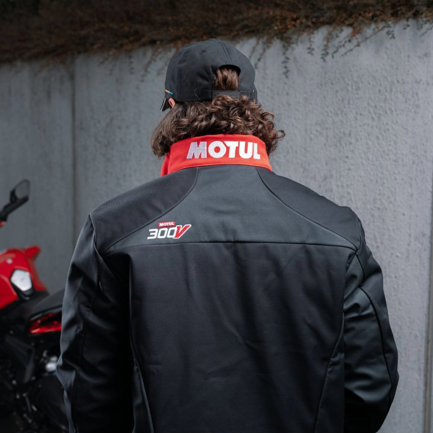 Motul 300V 5-in-1 Outer Softshell Jacket